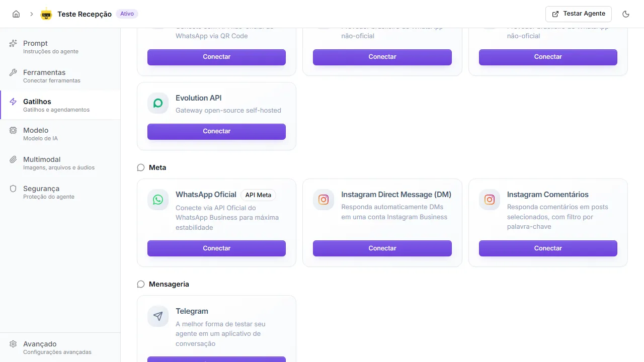 Tela de Gatilhos com o card WhatsApp Oficial destacado na seção Meta